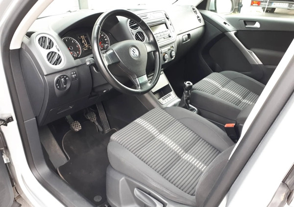 Volkswagen Tiguan cena 39500 przebieg: 136151, rok produkcji 2009 z Garwolin małe 497
